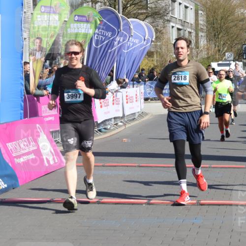 12.04.2026 - 45. Internationalen Wilhelmsburger Insellauf Strokosch-Dieckow http://msf.ph/oto/9465686 12.04.2026 10:58:34 Ziel 3997, 2818, 3257, 2499, 2194 meine-sportfotos.de