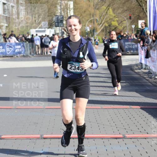12.04.2026 - 45. Internationalen Wilhelmsburger Insellauf Strokosch-Dieckow http://msf.ph/oto/9465707 12.04.2026 11:16:09 Ziel 2561, 2343 meine-sportfotos.de