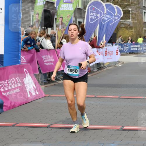 12.04.2026 - 45. Internationalen Wilhelmsburger Insellauf Strokosch-Dieckow http://msf.ph/oto/9465733 12.04.2026 13:12:47 Ziel 4850, 4550, 3914, 2545, 3352 meine-sportfotos.de
