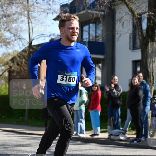 12.04.2026 - 45. Internationalen Wilhelmsburger Insellauf J. Mangold http://msf.ph/oto/9465741 12.04.2026 10:58:53 Ziel 2989, 3825, 5615, 3150, 2269, 5366, 3044, 3045, 3582, 4896, 2308, 5419, 2931, 2930 meine-sportfotos.de