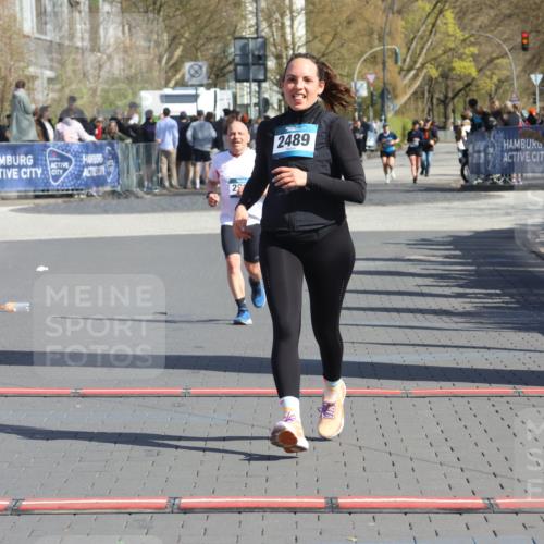 12.04.2026 - 45. Internationalen Wilhelmsburger Insellauf Strokosch-Dieckow http://msf.ph/oto/9465745 12.04.2026 11:16:11 Ziel 2343, 2295 meine-sportfotos.de