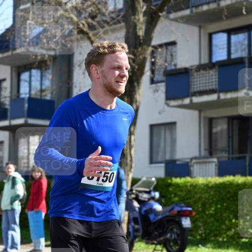 12.04.2026 - 45. Internationalen Wilhelmsburger Insellauf J. Mangold http://msf.ph/oto/9465748 12.04.2026 10:58:54 Ziel 2989, 3825, 5615, 3150, 2269, 5366, 5366, 3044, 3045, 3582, 4896, 2308, 5419, 2931, 2930, 4004 meine-sportfotos.de