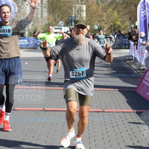 12.04.2026 - 45. Internationalen Wilhelmsburger Insellauf Strokosch-Dieckow http://msf.ph/oto/9465751 12.04.2026 10:58:36 Ziel 3997, 2818, 3257, 2499, 2194, 2900 meine-sportfotos.de