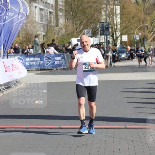 12.04.2026 - 45. Internationalen Wilhelmsburger Insellauf Strokosch-Dieckow http://msf.ph/oto/9465774 12.04.2026 11:16:15 Ziel 2295 meine-sportfotos.de
