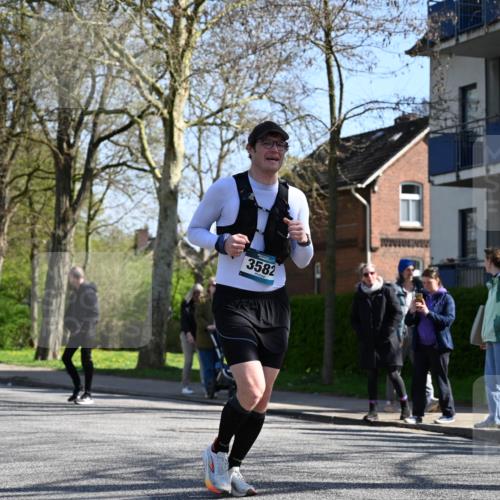 12.04.2026 - 45. Internationalen Wilhelmsburger Insellauf J. Mangold http://msf.ph/oto/9465798 12.04.2026 10:59:09 Ziel 5366, 3044, 3045, 3582, 4896, 2308, 5419, 2931, 2930, 4004, 2858, 5699, 5698, 4101, 2529, 3194 meine-sportfotos.de