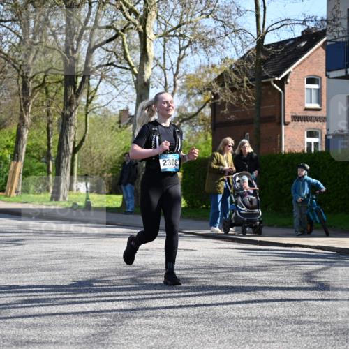 12.04.2026 - 45. Internationalen Wilhelmsburger Insellauf J. Mangold http://msf.ph/oto/9465825 12.04.2026 10:59:17 Ziel 5366, 3044, 3045, 3582, 4896, 2308, 5419, 2931, 2930, 4004, 2858, 5699, 5698, 4101, 2529, 3194, 3367, 3468, 2665 meine-sportfotos.de
