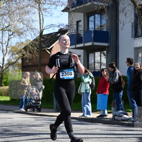 12.04.2026 - 45. Internationalen Wilhelmsburger Insellauf J. Mangold http://msf.ph/oto/9465844 12.04.2026 10:59:18 Ziel 5366, 3044, 3045, 3582, 4896, 2308, 5419, 2931, 2930, 4004, 4004, 2858, 5699, 5698, 4101, 2529, 2529, 3194, 3367, 3468, 2665 meine-sportfotos.de