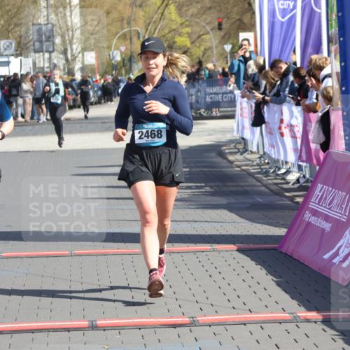 12.04.2026 - 45. Internationalen Wilhelmsburger Insellauf Strokosch-Dieckow http://msf.ph/oto/9465845 12.04.2026 11:16:28 Ziel 2467, 2468 meine-sportfotos.de