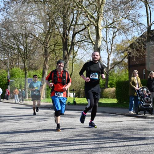 12.04.2026 - 45. Internationalen Wilhelmsburger Insellauf J. Mangold http://msf.ph/oto/9465860 12.04.2026 10:59:24 Ziel 4896, 2308, 5419, 2931, 2930, 4004, 2858, 5699, 5698, 4101, 2529, 3194, 3367, 3468, 2665, 2988, 4289, 3723, 3797, 3727 meine-sportfotos.de
