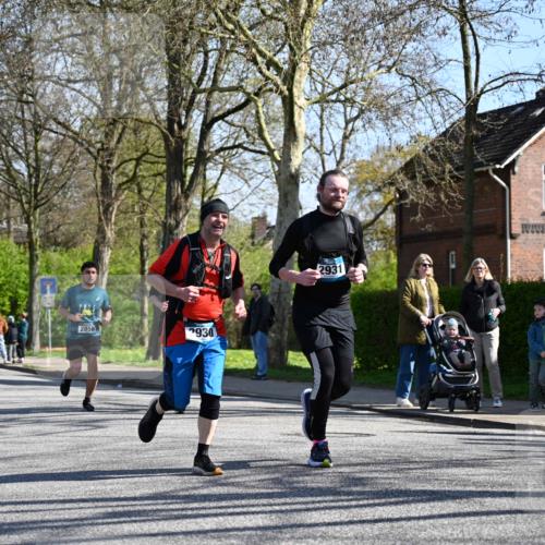12.04.2026 - 45. Internationalen Wilhelmsburger Insellauf J. Mangold http://msf.ph/oto/9465867 12.04.2026 10:59:24 Ziel 4896, 2308, 5419, 2931, 2930, 4004, 2858, 5699, 5698, 4101, 2529, 3194, 3367, 3468, 2665, 2988, 4289, 3723, 3797, 3727 meine-sportfotos.de