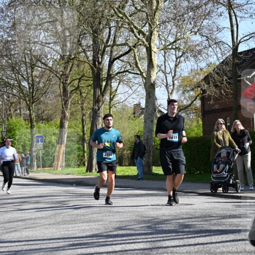 12.04.2026 - 45. Internationalen Wilhelmsburger Insellauf J. Mangold http://msf.ph/oto/9465889 12.04.2026 10:59:25 Ziel 4896, 2308, 5419, 2931, 2930, 4004, 2858, 5699, 5698, 4101, 2529, 3194, 3367, 3367, 3468, 2665, 2988, 4289, 3723, 3797, 3727 meine-sportfotos.de