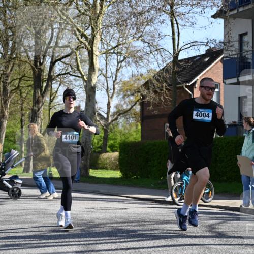 12.04.2026 - 45. Internationalen Wilhelmsburger Insellauf J. Mangold http://msf.ph/oto/9465934 12.04.2026 10:59:35 Ziel 5419, 2931, 2930, 4004, 2858, 5699, 5698, 4101, 2529, 3194, 3367, 3468, 2665, 2988, 4289, 3723, 3797, 3727, 2166 meine-sportfotos.de