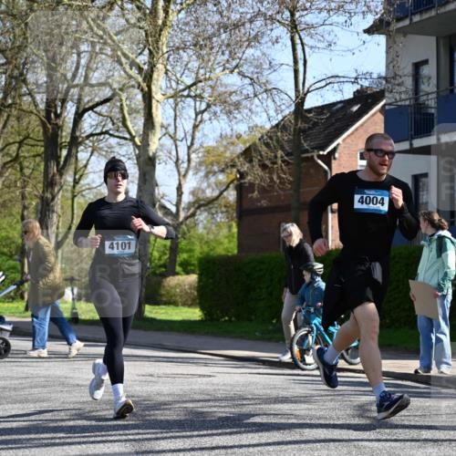 12.04.2026 - 45. Internationalen Wilhelmsburger Insellauf J. Mangold http://msf.ph/oto/9465936 12.04.2026 10:59:35 Ziel 5419, 2931, 2930, 4004, 2858, 5699, 5698, 4101, 2529, 3194, 3367, 3468, 2665, 2988, 4289, 3723, 3797, 3727, 2166 meine-sportfotos.de