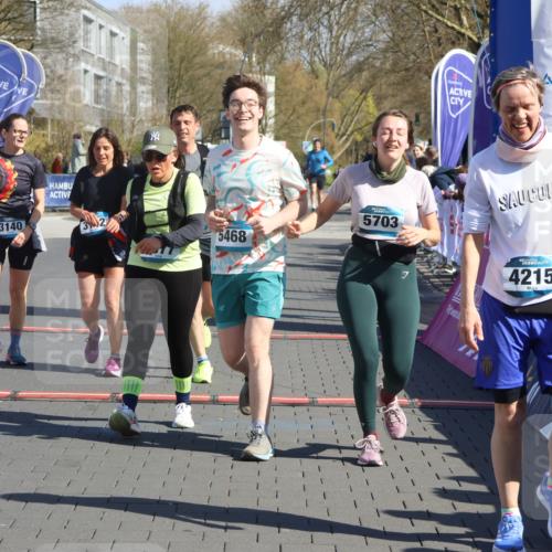 12.04.2026 - 45. Internationalen Wilhelmsburger Insellauf Strokosch-Dieckow http://msf.ph/oto/9465954 12.04.2026 10:58:59 Ziel 3968, 4577, 5703, 3142, 5468, 3140, 4071, 2553 meine-sportfotos.de