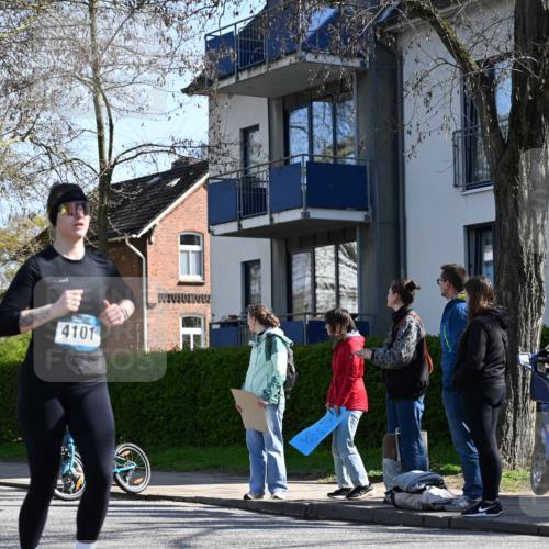 12.04.2026 - 45. Internationalen Wilhelmsburger Insellauf J. Mangold http://msf.ph/oto/9465957 12.04.2026 10:59:36 Ziel 5419, 2931, 2930, 4004, 2858, 5699, 5698, 4101, 2529, 3194, 3367, 3468, 2665, 2988, 4289, 3723, 3797, 3727, 3727, 2166, 2977, 4107 meine-sportfotos.de