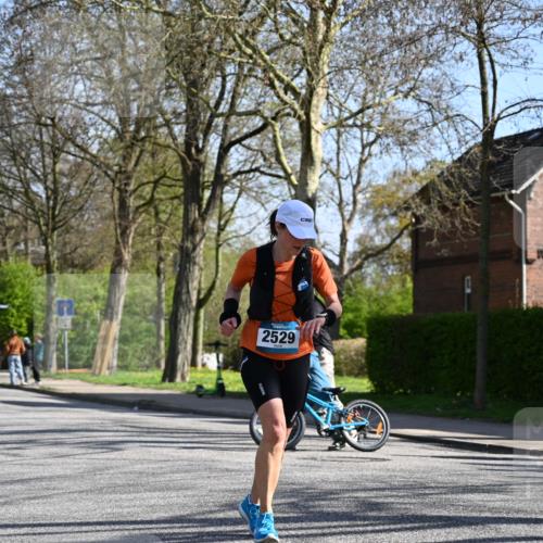 12.04.2026 - 45. Internationalen Wilhelmsburger Insellauf J. Mangold http://msf.ph/oto/9465972 12.04.2026 10:59:38 Ziel 5419, 2931, 2930, 4004, 2858, 5699, 5698, 4101, 2529, 3194, 3367, 3468, 2665, 2988, 4289, 3723, 3797, 3727, 2166, 2977, 4107, 4152 meine-sportfotos.de