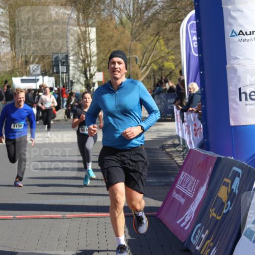 12.04.2026 - 45. Internationalen Wilhelmsburger Insellauf Strokosch-Dieckow http://msf.ph/oto/9465974 12.04.2026 10:59:11 Ziel 2989, 3825, 5615, 3150 meine-sportfotos.de