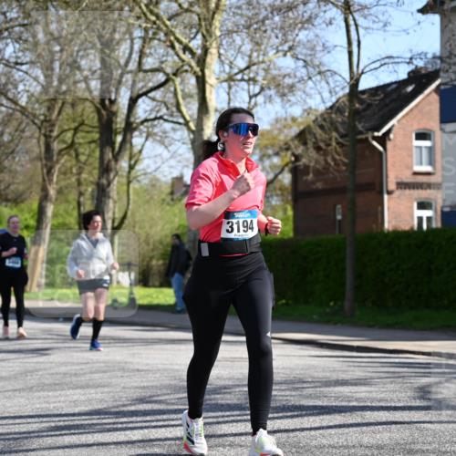 12.04.2026 - 45. Internationalen Wilhelmsburger Insellauf J. Mangold http://msf.ph/oto/9465984 12.04.2026 10:59:42 Ziel 4004, 2858, 5699, 5698, 4101, 2529, 3194, 3367, 3468, 2665, 2988, 4289, 3723, 3797, 3727, 2166, 2977, 4107, 4152, 2646 meine-sportfotos.de