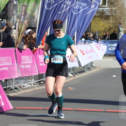 12.04.2026 - 45. Internationalen Wilhelmsburger Insellauf Strokosch-Dieckow http://msf.ph/oto/9465989 12.04.2026 10:59:13 Ziel 2989, 3825, 5615, 3150 meine-sportfotos.de