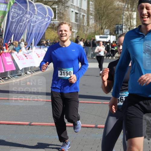 12.04.2026 - 45. Internationalen Wilhelmsburger Insellauf Strokosch-Dieckow http://msf.ph/oto/9466029 12.04.2026 10:59:14 Ziel 2989, 3825, 5615, 3150 meine-sportfotos.de