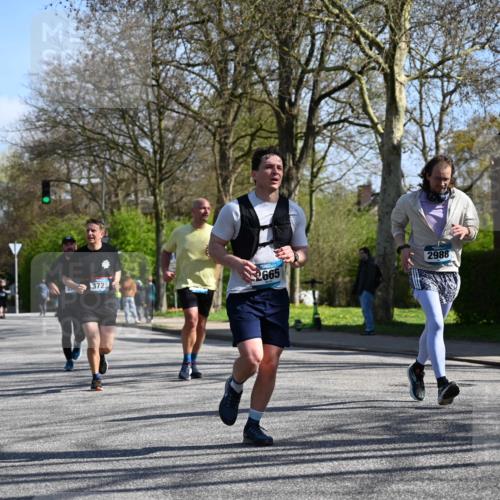12.04.2026 - 45. Internationalen Wilhelmsburger Insellauf J. Mangold http://msf.ph/oto/9466030 12.04.2026 10:59:47 Ziel 5699, 5698, 4101, 2529, 3194, 3367, 3468, 2665, 2988, 4289, 3723, 3797, 3727, 2166, 2977, 4107, 4152, 2646, 4991, 4993 meine-sportfotos.de