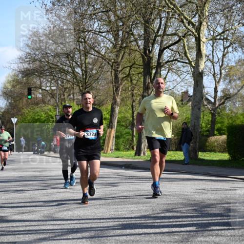 12.04.2026 - 45. Internationalen Wilhelmsburger Insellauf J. Mangold http://msf.ph/oto/9466040 12.04.2026 10:59:49 Ziel 4101, 2529, 3194, 3367, 3468, 2665, 2988, 4289, 3723, 3797, 3727, 2166, 2977, 4107, 4152, 2646, 4991, 4993, 3953 meine-sportfotos.de