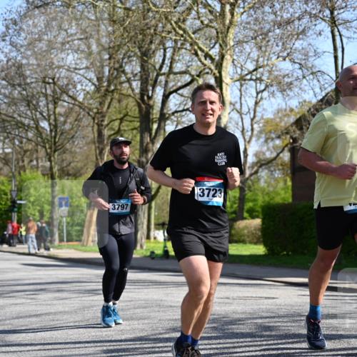 12.04.2026 - 45. Internationalen Wilhelmsburger Insellauf J. Mangold http://msf.ph/oto/9466067 12.04.2026 10:59:51 Ziel 4101, 2529, 3194, 3367, 3468, 2665, 2988, 4289, 3723, 3797, 3727, 2166, 2977, 4107, 4152, 2646, 4991, 4993, 3953 meine-sportfotos.de