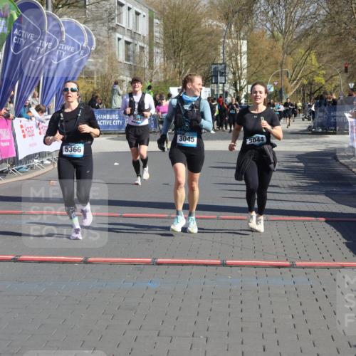 12.04.2026 - 45. Internationalen Wilhelmsburger Insellauf Strokosch-Dieckow http://msf.ph/oto/9466071 12.04.2026 10:59:34 Ziel 5366, 3044, 3045, 3582 meine-sportfotos.de
