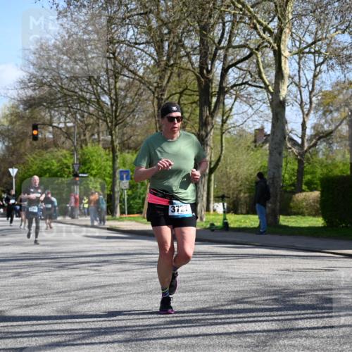 12.04.2026 - 45. Internationalen Wilhelmsburger Insellauf J. Mangold http://msf.ph/oto/9466078 12.04.2026 10:59:56 Ziel 3194, 3367, 3468, 2665, 2988, 4289, 3723, 3797, 3727, 2166, 2977, 4107, 4152, 2646, 4991, 4993, 3953, 3373 meine-sportfotos.de