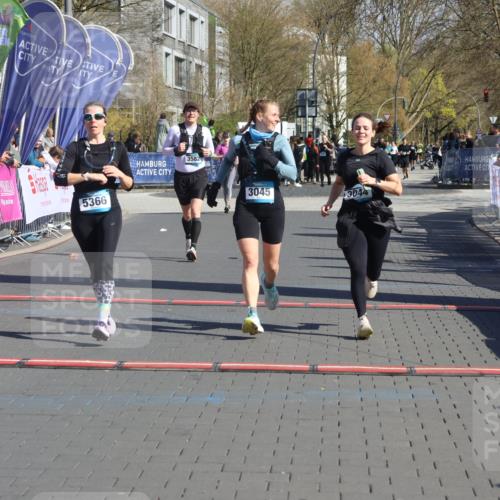 12.04.2026 - 45. Internationalen Wilhelmsburger Insellauf Strokosch-Dieckow http://msf.ph/oto/9466079 12.04.2026 10:59:34 Ziel 5366, 3044, 3045, 3582 meine-sportfotos.de