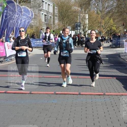 12.04.2026 - 45. Internationalen Wilhelmsburger Insellauf Strokosch-Dieckow http://msf.ph/oto/9466089 12.04.2026 10:59:34 Ziel 5366, 3044, 3045, 3582 meine-sportfotos.de
