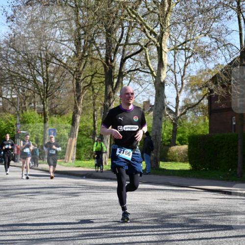 12.04.2026 - 45. Internationalen Wilhelmsburger Insellauf J. Mangold http://msf.ph/oto/9466097 12.04.2026 11:00:02 Ziel 3367, 3468, 2665, 2988, 4289, 3723, 3797, 3727, 2166, 2977, 4107, 4152, 4152, 2646, 4991, 4993, 3953, 3373, 4632, 2389, 3725 meine-sportfotos.de