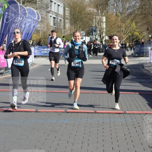 12.04.2026 - 45. Internationalen Wilhelmsburger Insellauf Strokosch-Dieckow http://msf.ph/oto/9466110 12.04.2026 10:59:34 Ziel 5366, 3044, 3045, 3582 meine-sportfotos.de