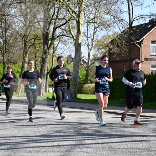 12.04.2026 - 45. Internationalen Wilhelmsburger Insellauf J. Mangold http://msf.ph/oto/9466113 12.04.2026 11:00:08 Ziel 2988, 4289, 3723, 3797, 3727, 2166, 2977, 4107, 4152, 2646, 4991, 4993, 3953, 3373, 4632, 2389, 3725 meine-sportfotos.de