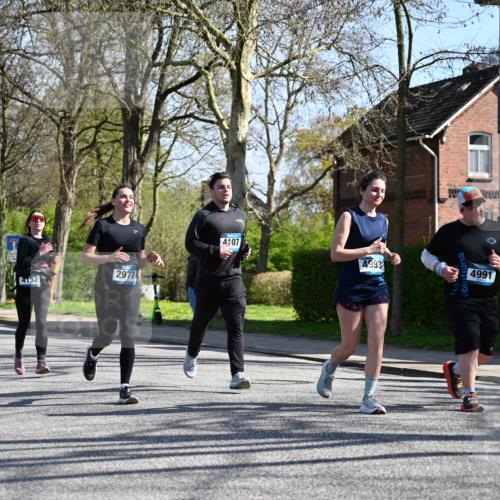 12.04.2026 - 45. Internationalen Wilhelmsburger Insellauf J. Mangold http://msf.ph/oto/9466121 12.04.2026 11:00:08 Ziel 2988, 4289, 3723, 3797, 3727, 2166, 2977, 4107, 4152, 2646, 4991, 4993, 3953, 3373, 4632, 2389, 3725 meine-sportfotos.de