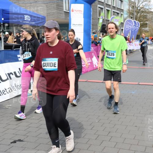 12.04.2026 - 45. Internationalen Wilhelmsburger Insellauf Strokosch-Dieckow http://msf.ph/oto/9466128 12.04.2026 13:12:10 Ziel 2084, 5772, 3733, 4730, 3969, 3055, 4664 meine-sportfotos.de