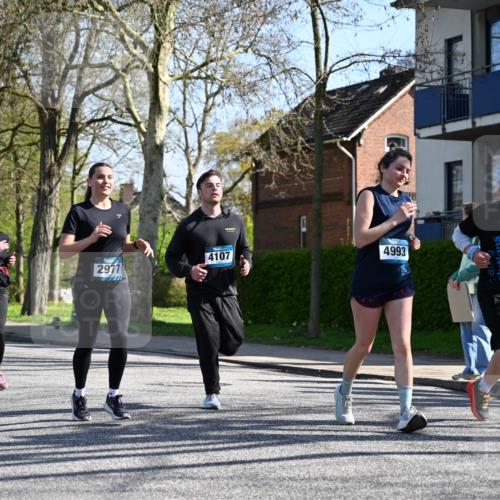 12.04.2026 - 45. Internationalen Wilhelmsburger Insellauf J. Mangold http://msf.ph/oto/9466136 12.04.2026 11:00:09 Ziel 2988, 4289, 3723, 3797, 3727, 2166, 2977, 4107, 4152, 2646, 4991, 4993, 3953, 3373, 4632, 4632, 2389, 3725 meine-sportfotos.de