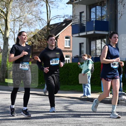 12.04.2026 - 45. Internationalen Wilhelmsburger Insellauf J. Mangold http://msf.ph/oto/9466151 12.04.2026 11:00:10 Ziel 3797, 3727, 2166, 2977, 4107, 4152, 2646, 4991, 4993, 3953, 3373, 4632, 2389, 3725 meine-sportfotos.de