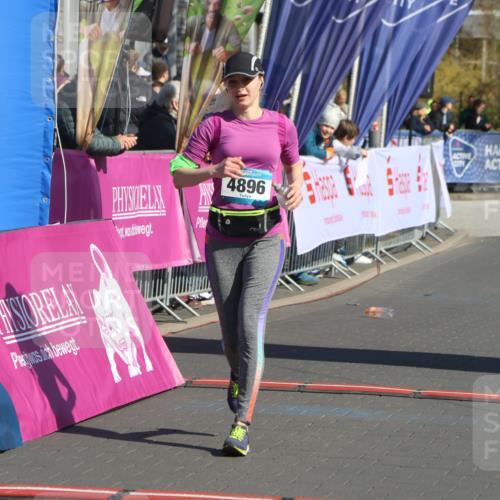 12.04.2026 - 45. Internationalen Wilhelmsburger Insellauf Strokosch-Dieckow http://msf.ph/oto/9466155 12.04.2026 10:59:42 Ziel 4896 meine-sportfotos.de