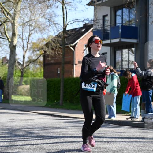 12.04.2026 - 45. Internationalen Wilhelmsburger Insellauf J. Mangold http://msf.ph/oto/9466167 12.04.2026 11:00:12 Ziel 3727, 2166, 2977, 4107, 4152, 2646, 4991, 4993, 3953, 3373, 4632, 2389, 3725 meine-sportfotos.de