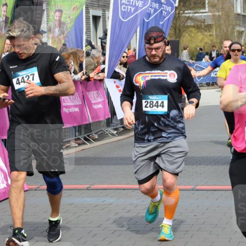 12.04.2026 - 45. Internationalen Wilhelmsburger Insellauf Strokosch-Dieckow http://msf.ph/oto/9466170 12.04.2026 13:11:58 Ziel 3994, 4558, 3573, 4427, 2844, 3115, 4726, 4051, 2827, 2825, 4985 meine-sportfotos.de