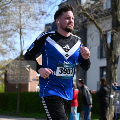 12.04.2026 - 45. Internationalen Wilhelmsburger Insellauf J. Mangold http://msf.ph/oto/9466216 12.04.2026 11:00:23 Ziel 2977, 4107, 4152, 2646, 4991, 4993, 3953, 3373, 4632, 2389, 2389, 3725, 5581 meine-sportfotos.de