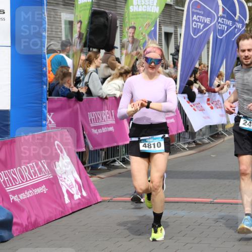 12.04.2026 - 45. Internationalen Wilhelmsburger Insellauf Strokosch-Dieckow http://msf.ph/oto/9466241 12.04.2026 13:11:54 Ziel 4796, 2461, 4810, 3994, 4558, 3573, 4427, 2844 meine-sportfotos.de