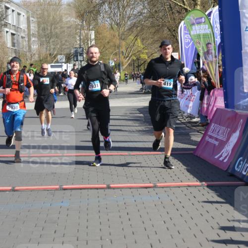 12.04.2026 - 45. Internationalen Wilhelmsburger Insellauf Strokosch-Dieckow http://msf.ph/oto/9466246 12.04.2026 10:59:56 Ziel 5419, 2931, 2930, 4004, 2858 meine-sportfotos.de