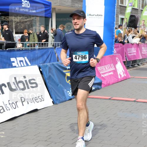 12.04.2026 - 45. Internationalen Wilhelmsburger Insellauf Strokosch-Dieckow http://msf.ph/oto/9466257 12.04.2026 13:11:52 Ziel 4796, 2461, 4810, 3994, 4558, 3573 meine-sportfotos.de