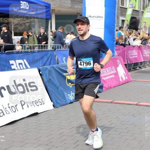 12.04.2026 - 45. Internationalen Wilhelmsburger Insellauf Strokosch-Dieckow http://msf.ph/oto/9466264 12.04.2026 13:11:52 Ziel 4796, 2461, 4810, 3994, 4558, 3573 meine-sportfotos.de