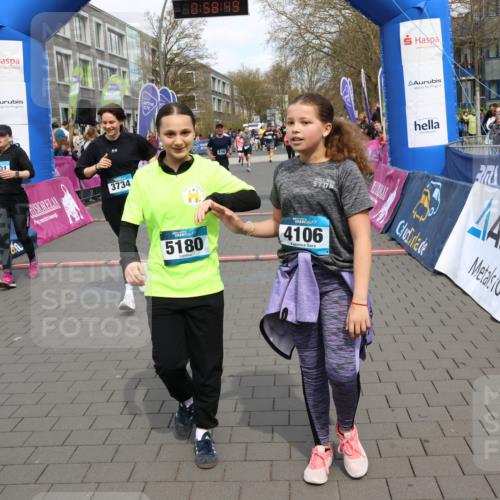 12.04.2026 - 45. Internationalen Wilhelmsburger Insellauf Strokosch-Dieckow http://msf.ph/oto/9466272 12.04.2026 13:11:48 Ziel 5180, 3101, 3734, 4796 meine-sportfotos.de