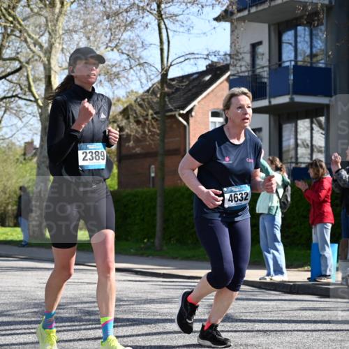 12.04.2026 - 45. Internationalen Wilhelmsburger Insellauf J. Mangold http://msf.ph/oto/9466277 12.04.2026 11:00:33 Ziel 3953, 3373, 4632, 2389, 3725, 5581, 5581, 3463, 2229, 3660 meine-sportfotos.de
