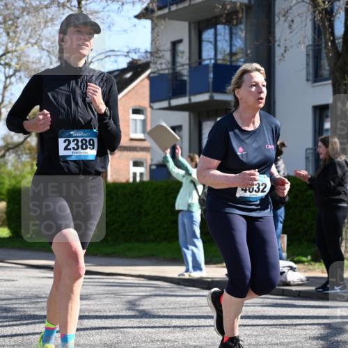 12.04.2026 - 45. Internationalen Wilhelmsburger Insellauf J. Mangold http://msf.ph/oto/9466283 12.04.2026 11:00:34 Ziel 3953, 3373, 4632, 2389, 3725, 5581, 3463, 2229, 3660 meine-sportfotos.de