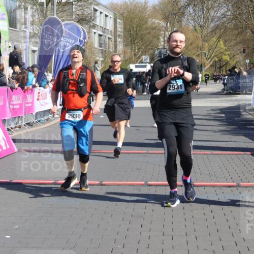12.04.2026 - 45. Internationalen Wilhelmsburger Insellauf Strokosch-Dieckow http://msf.ph/oto/9466286 12.04.2026 10:59:57 Ziel 5419, 2931, 2930, 4004, 2858 meine-sportfotos.de